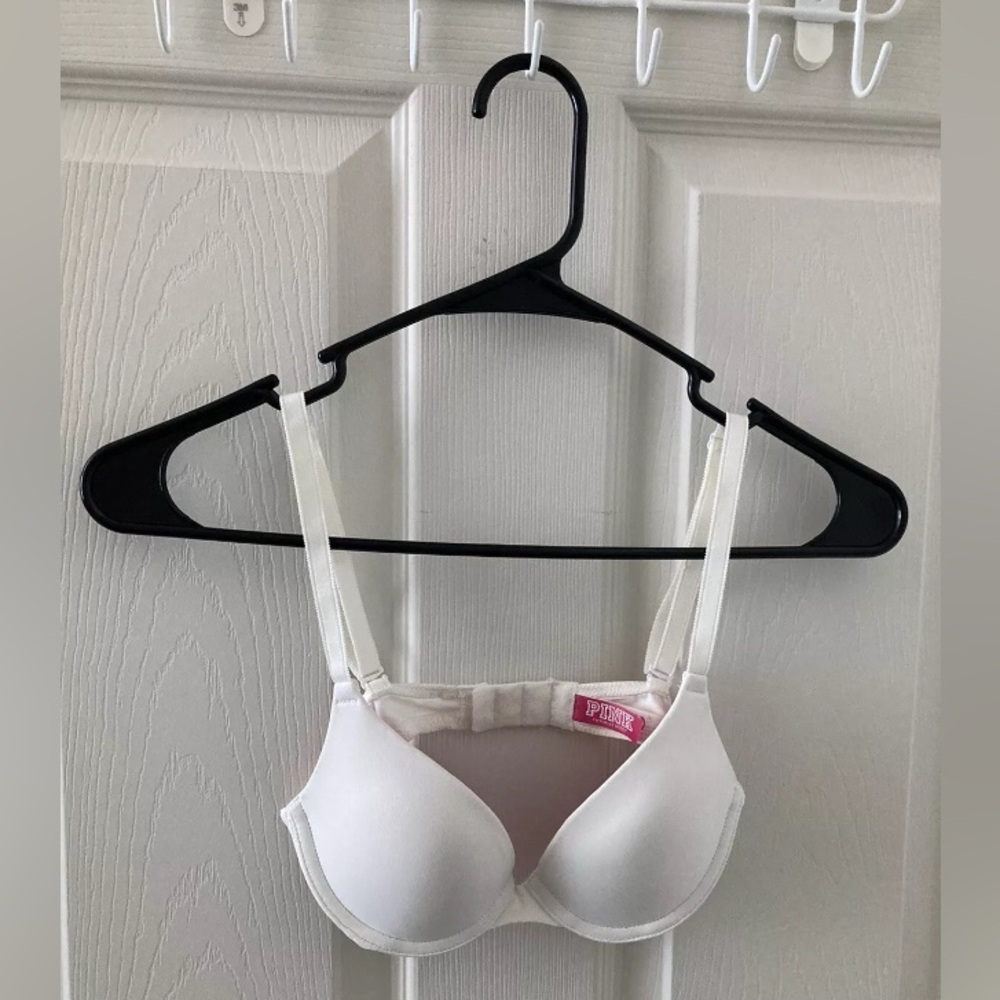 Pink Victoria’s Secret White Underwire Push-Up Bra (32A)